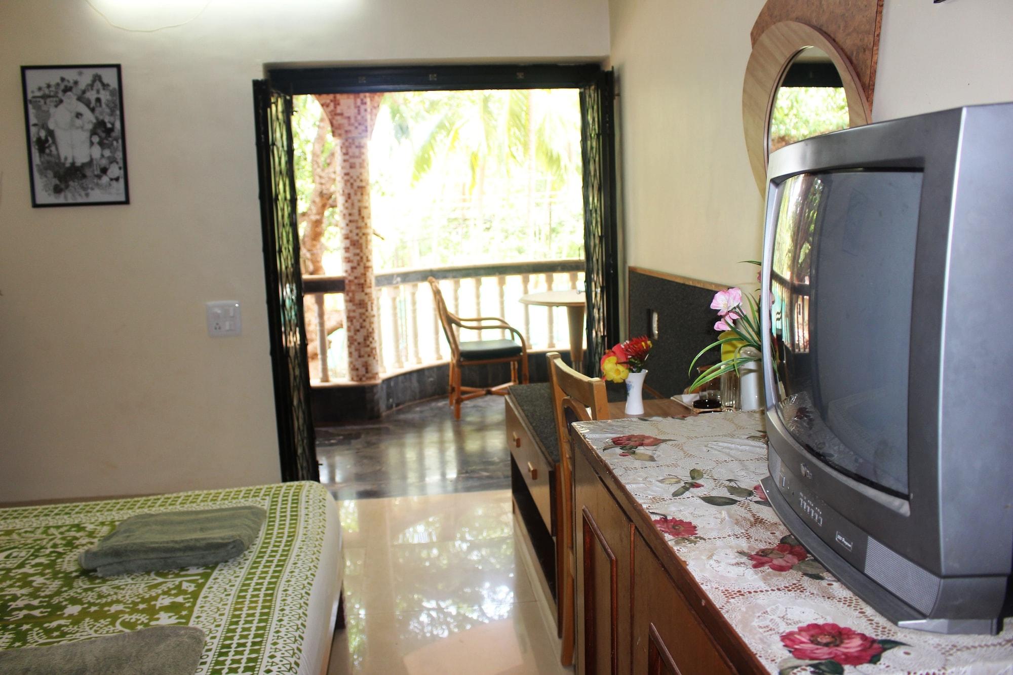 Mama Mids Home Morjim Esterno foto