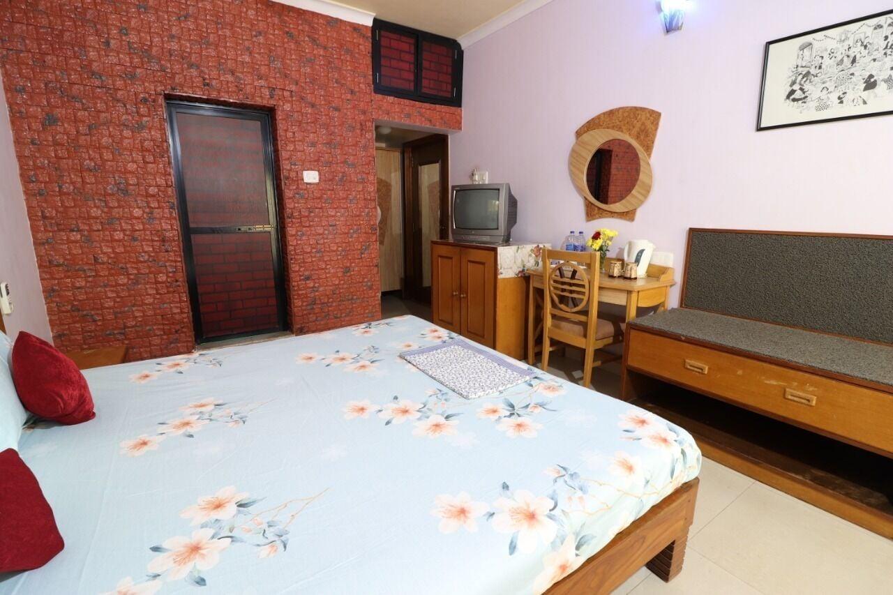 Mama Mids Home Morjim Esterno foto