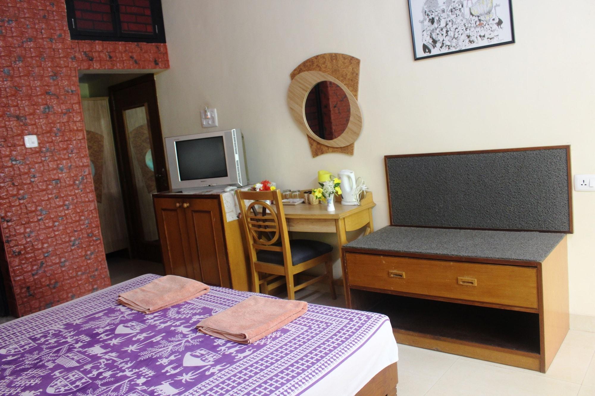 Mama Mids Home Morjim Esterno foto