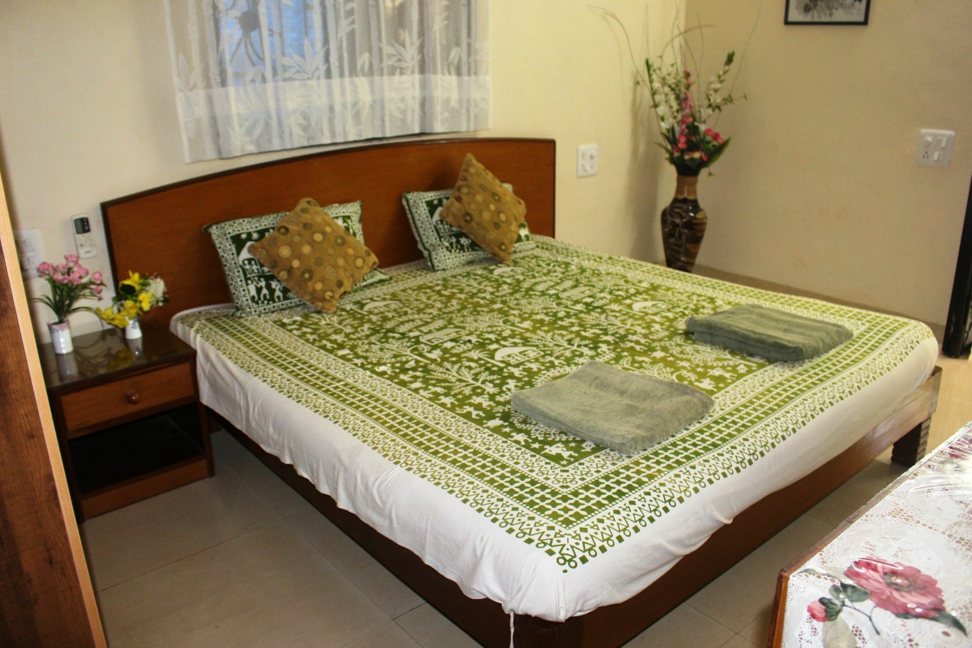 Mama Mids Home Morjim Esterno foto